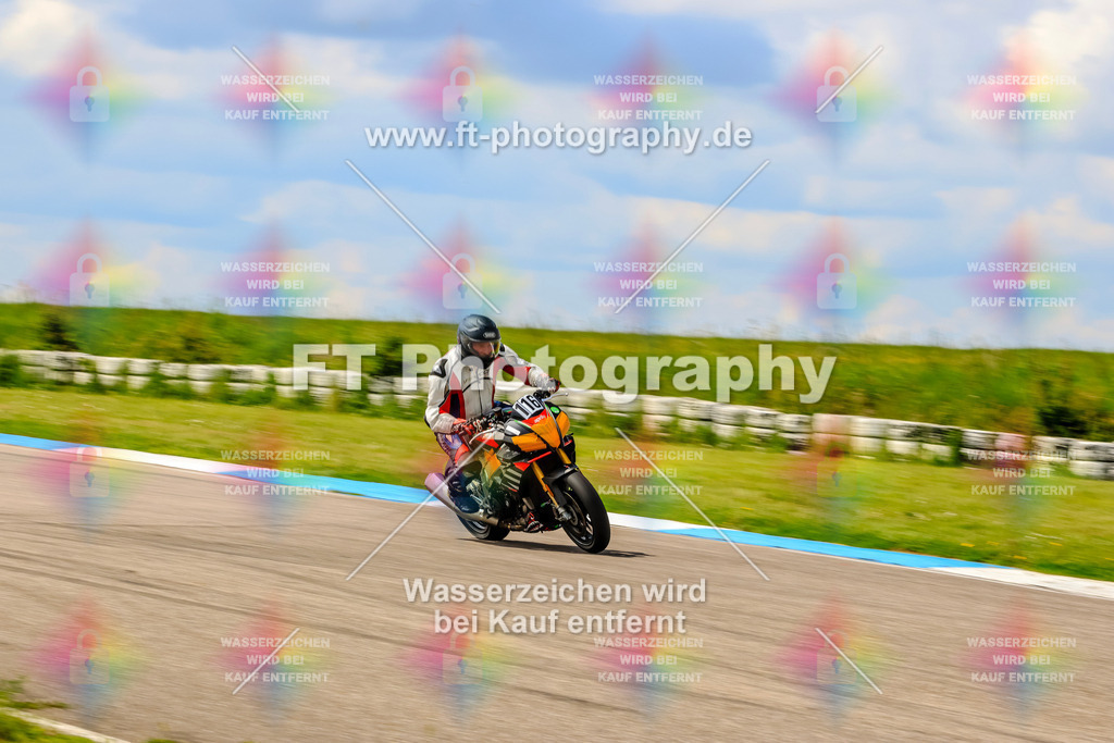 MotoTeam-0602 | Hier findet Ihr Bilder von Touristenfahrten auf der Nürburgring Nordschleife oder von anderen Veranstaltungen die ich besucht habe. Viel Spass beim Durch Schauen 