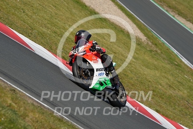 2025_05_12_PBK_16003 | Sportfotografie; SlowMotion; Video; Rennstrecke; Hafeneger; Speer; Racing; RSE; BMW; CBO; Trackday; Motorsportarena; Hockenheimring; Brno; Most; Barcelona; Valencia