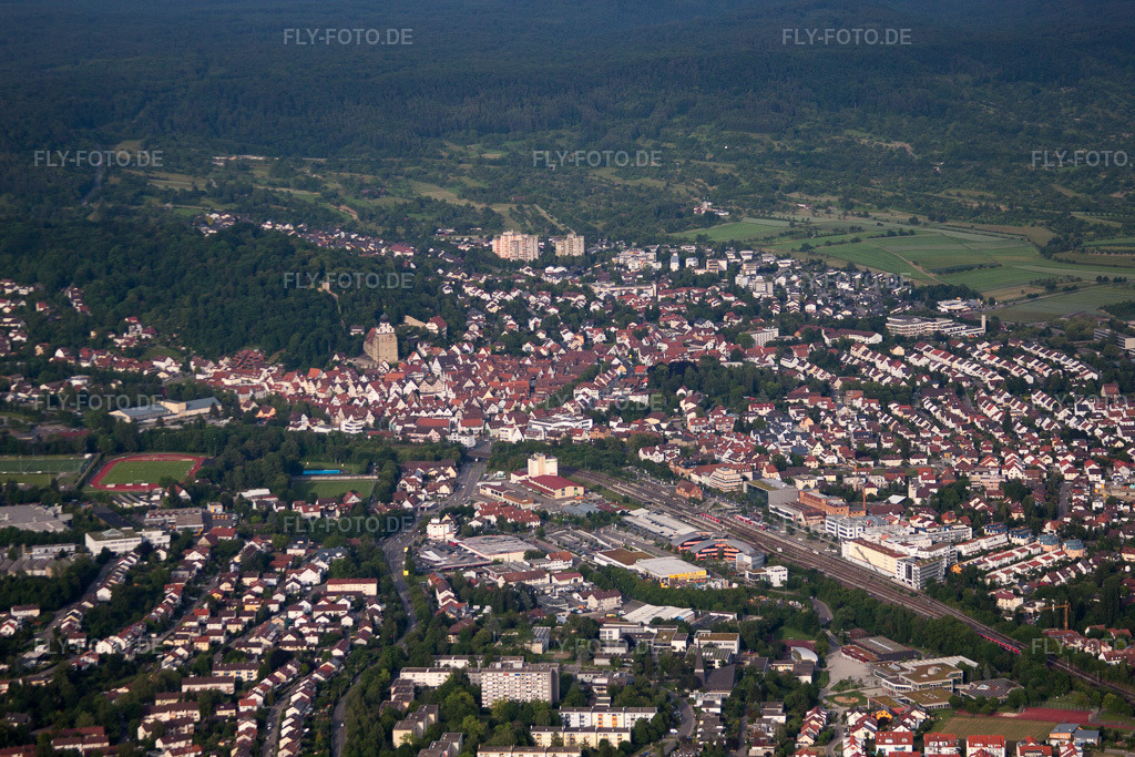 Luftbild: Ortsansicht von Westen in Herrenberg im Bundesland Baden-Württemberg in Deutschland. Foto: IMG_66860.jpg vom 07.06.2014 durch Werner Riehm/FLY-FOTO.de