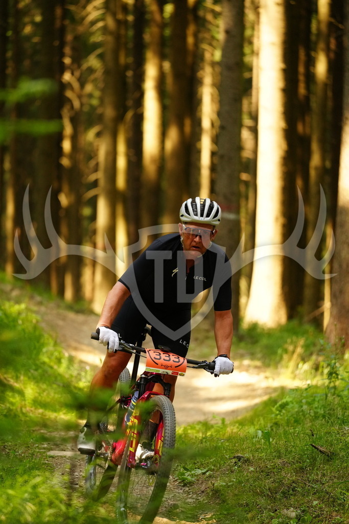 FC102895 | Fotogalerie der Treibjagd im Dunkelwald - Dein MTB Etappenrennen im Erzgebirge - Realisiert mit Pictrs.com
