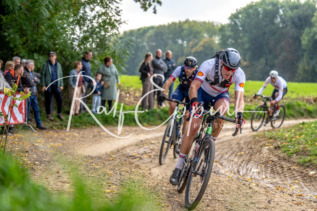 Ralf Eppink Photography 20251012_DSC03690 | Sportfotografie, Eventfotografie, Porträtfotografie, Radsport Fotograf, Triathlon Fotograf, Düsseldorf Fotograf, Köln Fotograf, Actionfotografie, Teamfotografie, Peoplefotografie, Business Portraits, Veranstaltungsfotografie, Reportagefotografie - Realisiert mit Pictrs.com