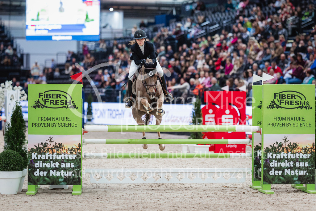 240119_Leipzig_PonyTrophy-619 | Deine schönsten Turniermomente als professionelle Fotos! Entdecke hochwertige Pferdesport-Fotografie im Online-Shop. Jetzt Fotos finden & bestellen!