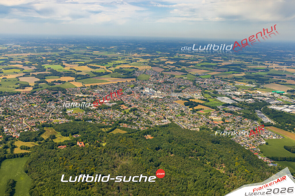 Vs Google Maps Dinklage - Die Luftaufnahme wurde 2025 vom UL-Flugzeug heraus erstellt ( keine Drohnenaufnahme ) - Hochauflösende Luftaufnahme - für Wandbilder und großformatige Ausdrucke geeignet. Das besondere Geschenk!Hier alle&nbsp;Infos zur Lizenzierung der LuftaufnahmeWir fliegen auch dieses Jahr wieder in Ihre Region um Luftbilder zu erstellen.- Luftbild anfragen