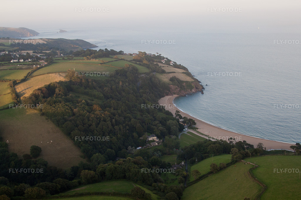 Luftbild: Der schönste Strand in Strete im Bundesland England in Vereinigtes Königreich. – Foto: IMG_19840.jpg vom 25.07.2009 durch Werner Riehm/FLY-FOTO.de – Auflösung des Originals: 4752 x 3168 px