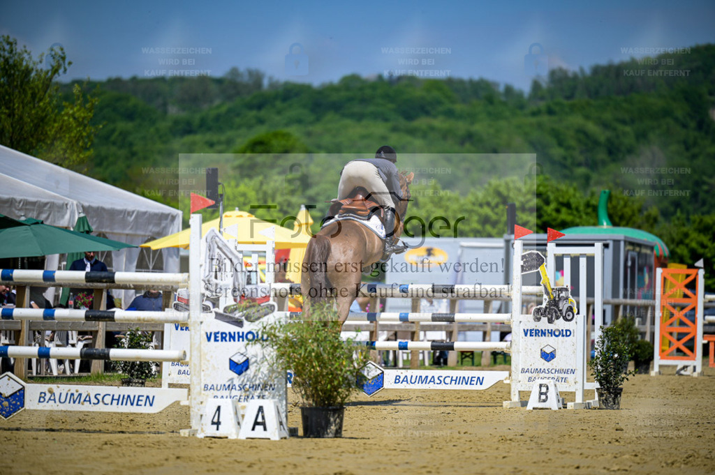 Reitturnier Lienen | Entdecke hochwertige Reitturnierfotos von Foto Oger. Professionell, emotional und authentisch – jetzt Lieblingsmomente im Shop bestellen. - Realisiert mit Pictrs.com