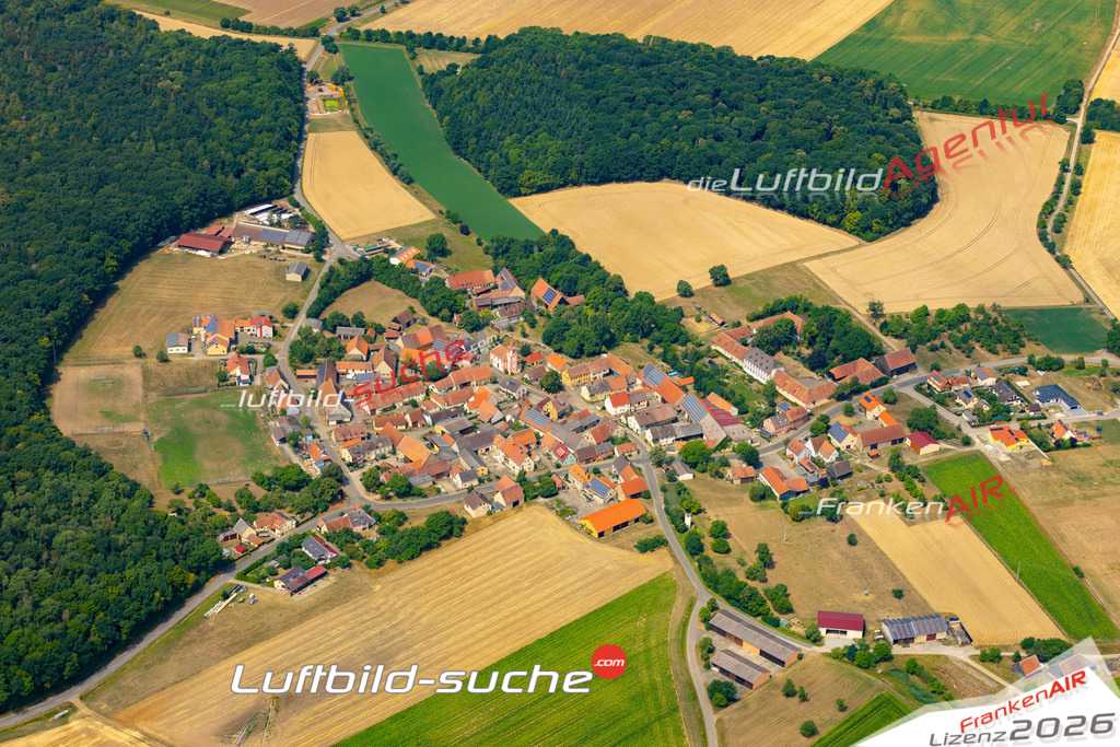 Aktuelles Luftbild von Hohlach Simmershofen - Die Luftaufnahme wurde 2022 mittels UL-Flugzeug erstellt ( keine Drohne ) - hochauflösende Kamera-Systeme von  Canon -Beste Qualität - Für grossformatige Ausdrucke geeignet. Die Geschenkidee !