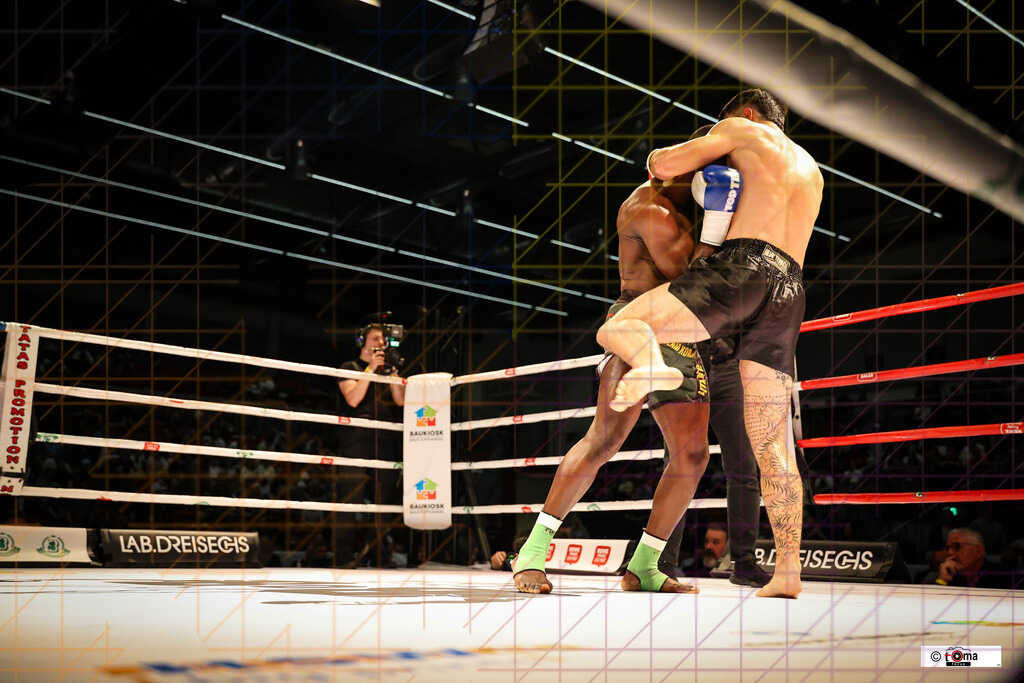 BoB 2026 Kombou vs. Prenga (5 von 11) | professionelle Sport- und Eventfotografie von Tomafocus – dynamische Bilder, emotionale Momente und hochwertige Aufnahmen für jeden Anlass. - Realisiert mit Pictrs.com