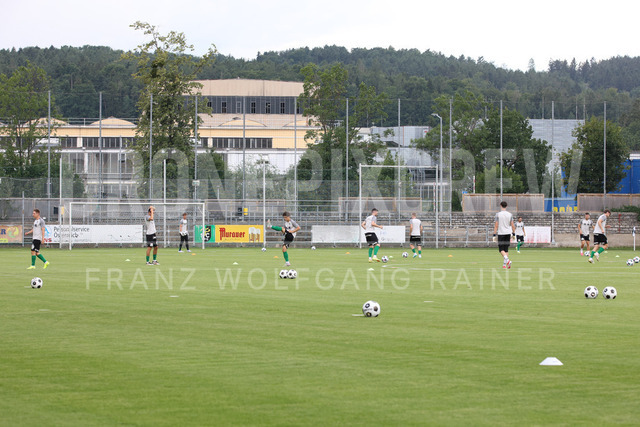 Friendly Match: SC Weiz vs TSV Hartberg in Weiz | Weiz, AUSTRIA, 01.JUL.26 - SOCCER - ADMIRAL Bundesliga, SC Weiz vs TSV Hartberg, test match. The image shows SC Weiz during warm up.