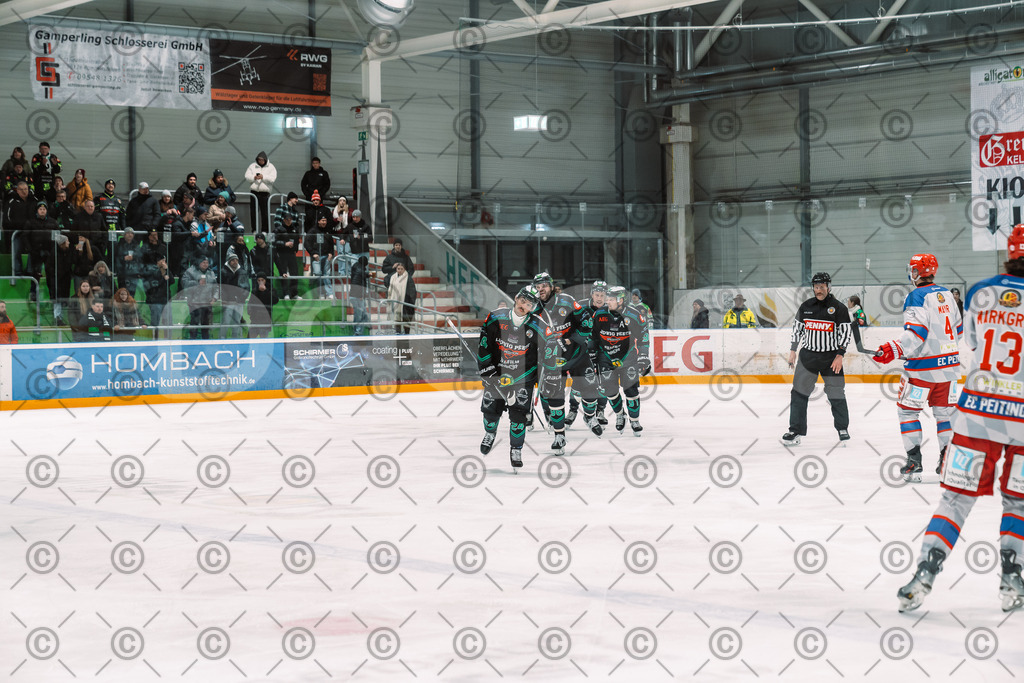 Alligators_vs_Peiting_25_11_2025-70 | Höchstadt Alligators Fotogalerie: Eishockey-Action aus Franken. Professionelle Spielfotos, Portraits & Stadionbilder zum Download. Jetzt entdecken! - Realisiert mit Pictrs.com