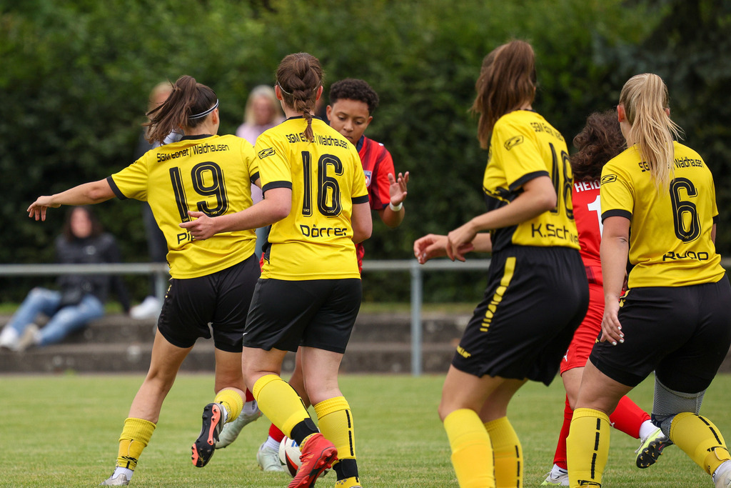 Fußball I FRAUEN I Saison 2025-2026 I Freundschaftsspiel I SGM Ebnat-Waldhausen - 1FC Heidenheim 1846 2 I_250823_1823 | Fotopresso – Sportfotografie in Heidenheim & Umgebung. Professionelle Sportfotografie für unvergessliche Momente. Dynamische Action-Shots, emotionale Szenen & hochwertige Bilder. - Realisiert mit Pictrs.com