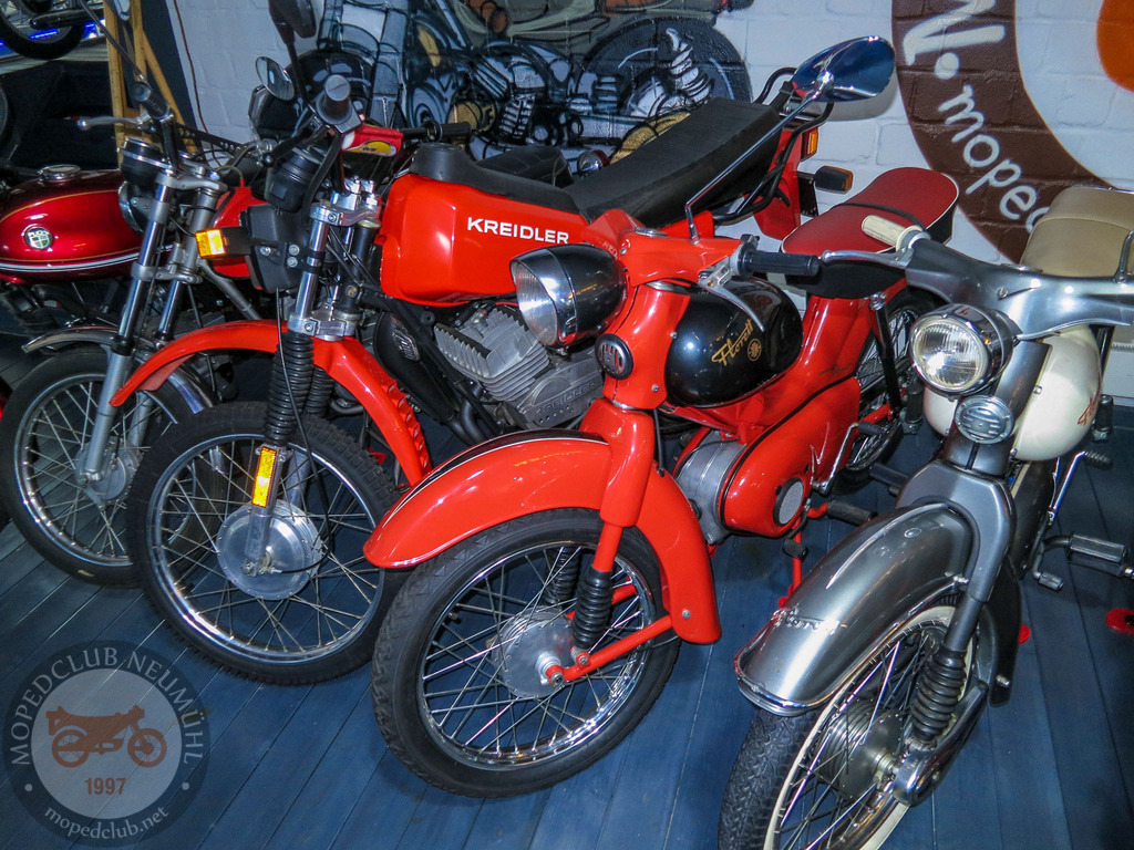 MopedmuseumNeumühl_151023_064 | Bildergalerie von Sport-Ereignissen aber auch von weiteren spannenden Dingen - nicht nur vom Niederrhein. In Anlehnung an den bekannten Spruch von Hanns Dieter Hüsch heißt das Motto: "Niederrhein ist überall".  - Realisiert mit Pictrs.com