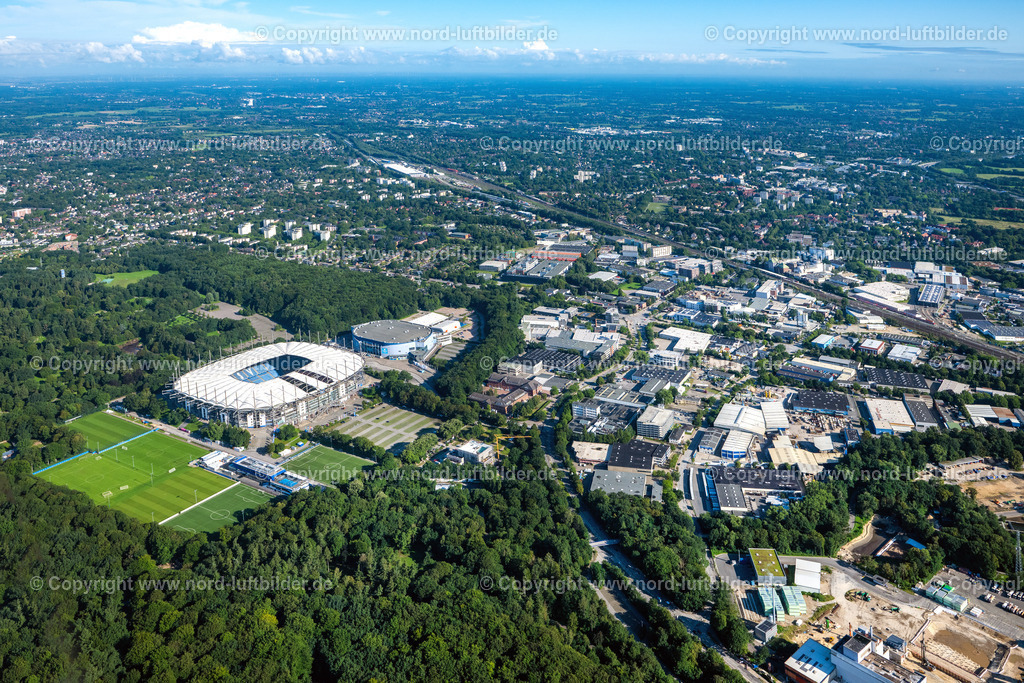 Hamburg_Hsv_Stadion_Volkspark_Gewerbegebiet_ELS_0483050823 | HAMBURG 05.08.2023 Gebäude des Volksparkstadion - Arena des Hamburger HSV (vormals Imtech Arena, AOL Arena und HSV Nordbank Arena) in Hamburg. // Stadium Volksparkstadion - formerly Imtech-Arena, is the home ground of German Bundesliga club HSV. Foto: Martin Elsen