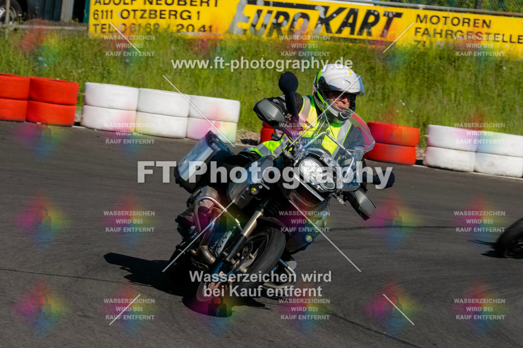 Moto-TeamOBK-21322 | Hier findet Ihr Bilder von Touristenfahrten auf der Nürburgring Nordschleife oder von anderen Veranstaltungen die ich besucht habe. Viel Spass beim Durch Schauen 