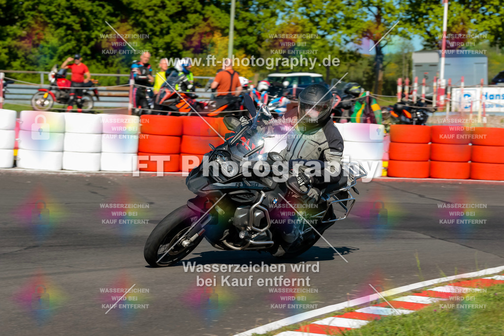 Moto-TeamOBK-21302 | Hier findet Ihr Bilder von Touristenfahrten auf der Nürburgring Nordschleife oder von anderen Veranstaltungen die ich besucht habe. Viel Spass beim Durch Schauen 