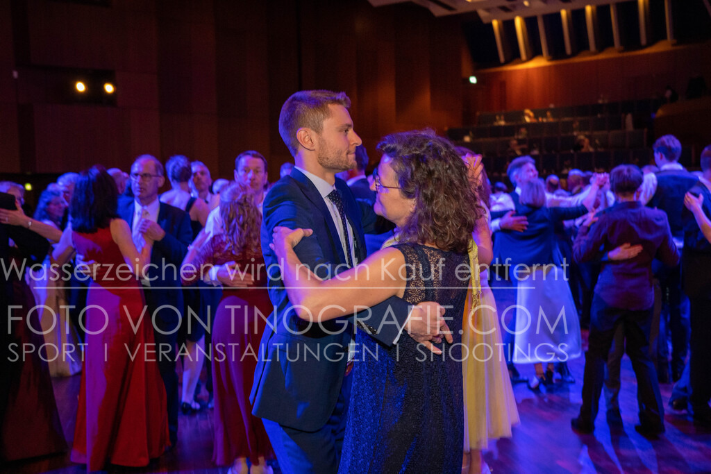 CCC_Frühlingsball_Parkett_byTINOGRRAFIE-72 | (c) TINOGRAFIE.COM