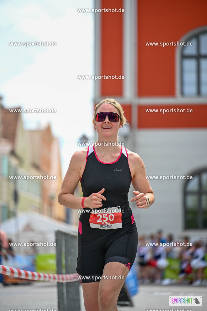 SZI_7872 | Stadttriathlon Erding 2025. #yourpictrs #sportshot_your_pictrs @Sportshotphotography #stadttriathlonerding Copyright: www.sportshot.de