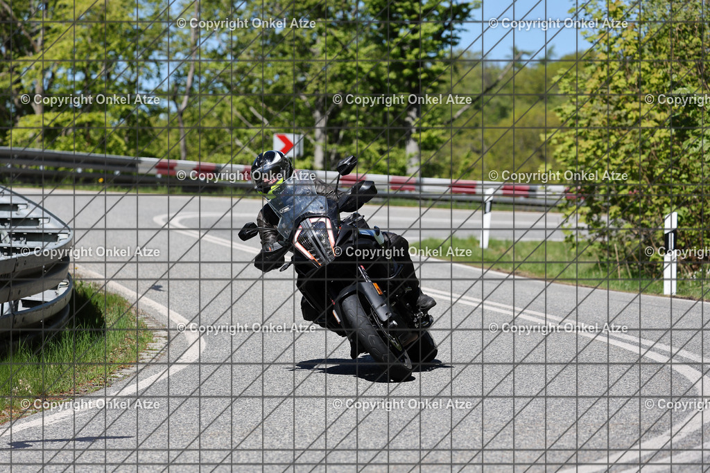 IMG_9631 | Fotograf am Kyffhäuser. Onkel Atze. Kyffhäuser Rennstrecke. Café36. Motorsportfotografie. - Realisiert mit Pictrs.com