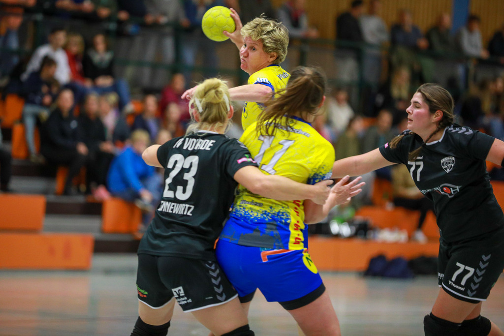 SVN_TvVoerde_021124_033 | Bildergalerie von Sport-Ereignissen aber auch von weiteren spannenden Dingen - nicht nur vom Niederrhein. In Anlehnung an den bekannten Spruch von Hanns Dieter Hüsch heißt das Motto: "Niederrhein ist überall".  - Realisiert mit Pictrs.com