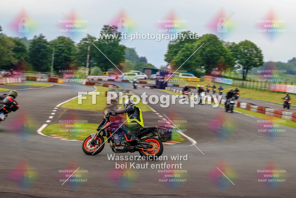 OBK-5606 | Hier findet Ihr Bilder von Touristenfahrten auf der Nürburgring Nordschleife oder von anderen Veranstaltungen die ich besucht habe. Viel Spass beim Durch Schauen 