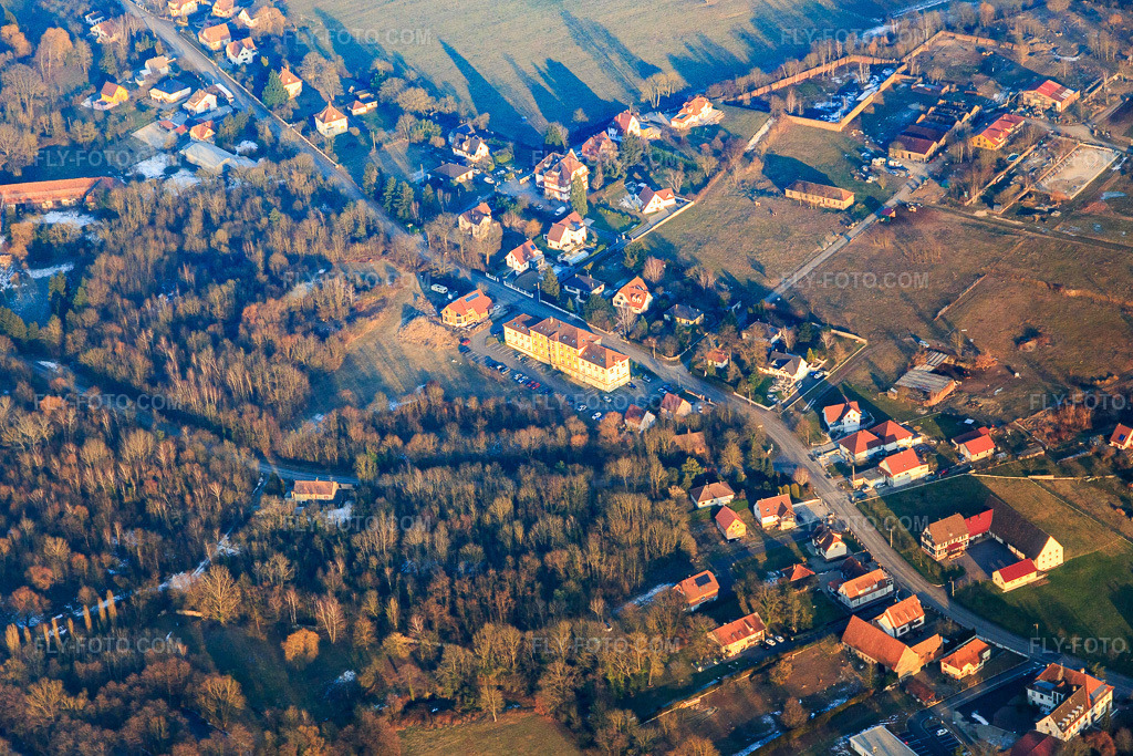Aerial view: Rte de Lobsann from the west in Lampertsloch in the state Bas-Rhin, France.Photo: IMG_096359.jpg taken on 01/21/2017 by Werner Riehm/FLY-FOTO.comResolution of the original: 5388 x 3592 px