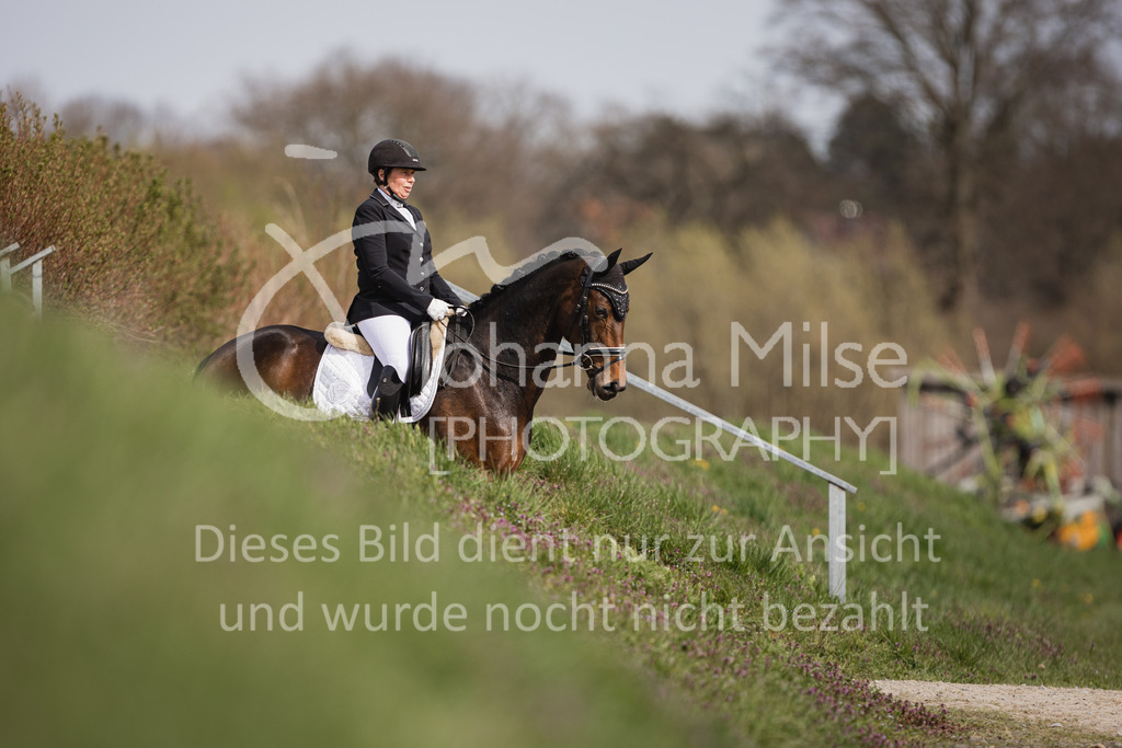 230410_Frühlingsfest_Dressurreiter-L-613 | Deine schönsten Turniermomente als professionelle Fotos! Entdecke hochwertige Pferdesport-Fotografie im Online-Shop. Jetzt Fotos finden & bestellen!