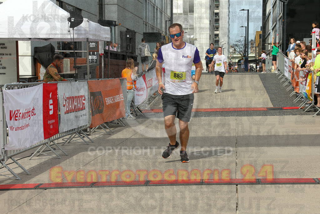 250920_1327_EX1_4705 | Sportfotografie im Rhein-Sieg Kreis, Köln, Bonn, NRW, Rheinland Pfalz, Hessen, etc. Unser Tätigkeitsfeld umfasst den Laufsport vom Volkslauf über den Marathon, Duathlon, Triathon bis zum Ultralauf wie Kölnpfad Ultra oder Schindertrail.
