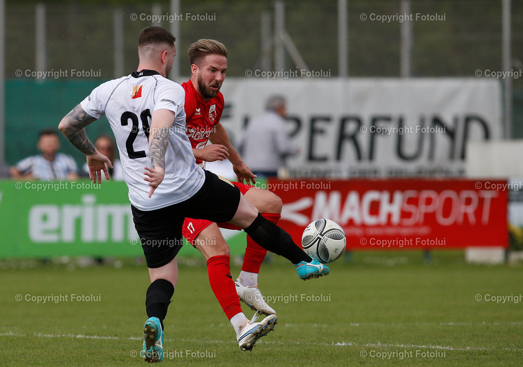 A_LUI_290423_46 | SPORT,FUSSBALL,LL:OST ASKOE OEDT 1B-SU VORTUNA BAD LEONFELDEN 29.04.2023 IM BILD:SIMON ABRAHAM  (OEDT 1B) UND MARCEL SCHENK (LEONFELDEN)
FOTO:FOTOLUI