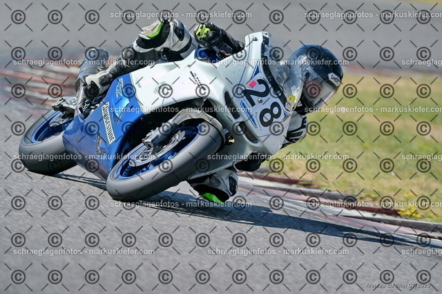 25bt04-0313 | markuskiefer.com - Realisiert mit Pictrs.com