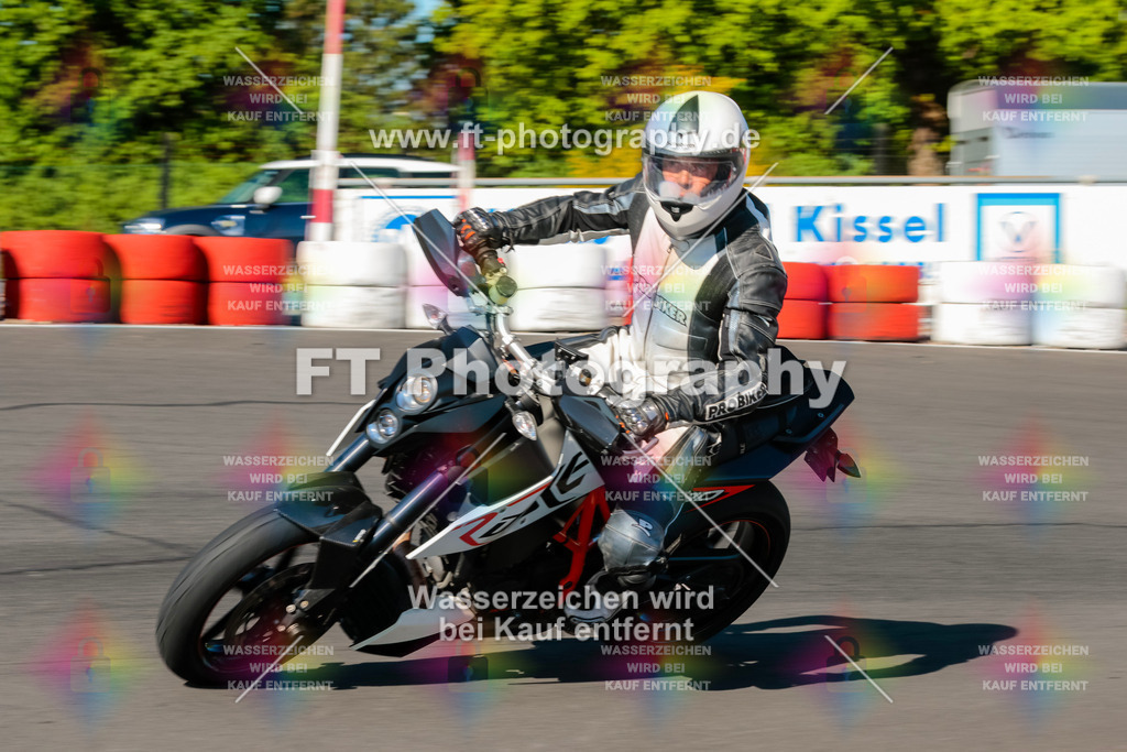 Moto-TeamOBK-21185 | Hier findet Ihr Bilder von Touristenfahrten auf der Nürburgring Nordschleife oder von anderen Veranstaltungen die ich besucht habe. Viel Spass beim Durch Schauen 