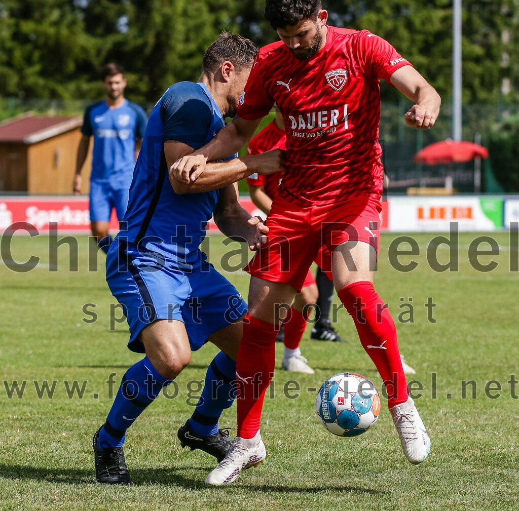 2023-07-08_037_FC_Langengeisling_gegen_TSV_Buchbach | Erding, Deutschland, 08.07.2023:
Fußball, Bezirksliga Oberbayern Ost 2023 / 2024, Testspiel, FC Langengeisling gegen TSV Buchbach, Endergebnis: 0:6

Andreas Buchberger (FC Langengeisling, #8), Sammy Ammari (TSV Buchbach, #9)

Foto: Christian Riedel / fotografie-riedel.net