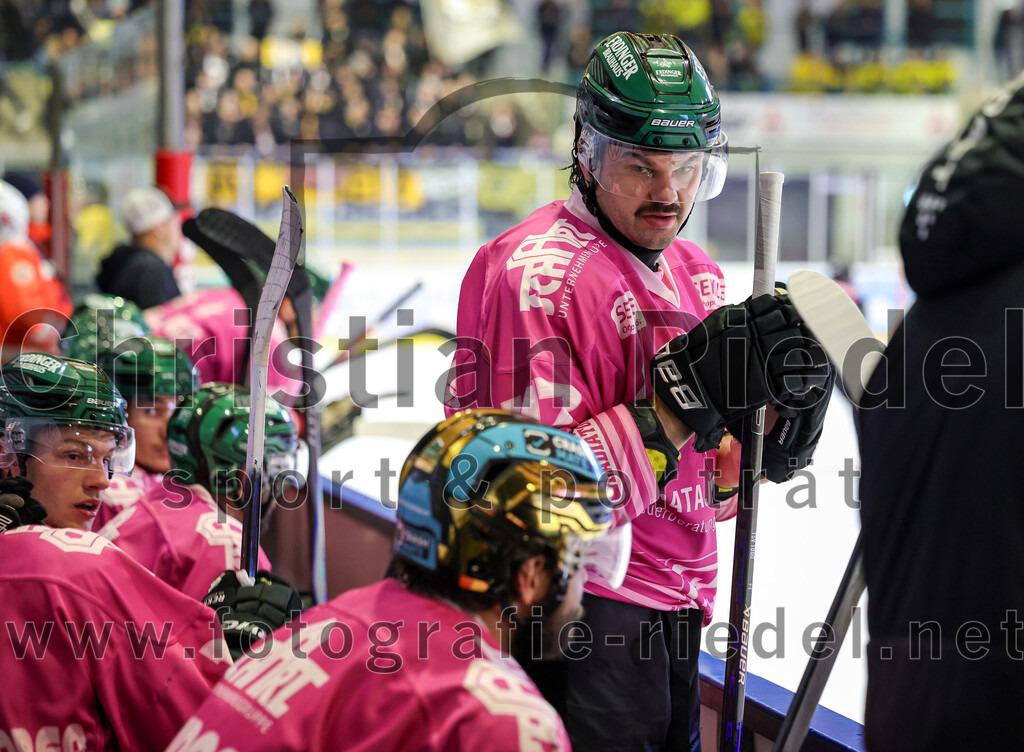 2025-10-10_159_TSV_Erding_gegen_onesto_Tigers_Bayreuth | Erding, Deutschland, 10.10.2025:Eishockey, Oberliga Süd 2025 / 2026, 7. Spieltag, TSV Erding gegen onesto Tigers Bayreuth, Endergebnis: 2:5Marco Pfleger (Erding Gladiators, #47)Foto: Christian Riedel / fotografie-riedel.net