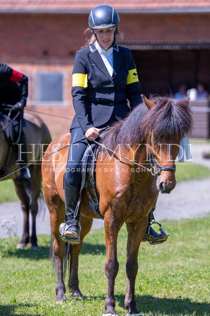 KAI08664 | Ihr sucht einen Fotografen für eure nächste OSI? Ich begleite auch euer Turnier für Islandpferde fotografisch.  - Realisiert mit Pictrs.com