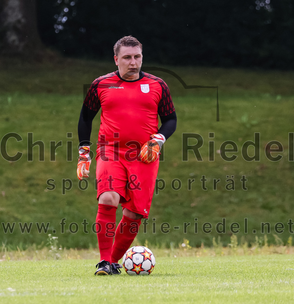 2023-09-03_007_SV_Anzing_gegen_TSV_Ottobrunn | Anzing, Deutschland, 03.09.2023:
Fußball, Kreisliga 2023 / 2024, Testspiel, 3. Spieltag, Endergebnis: 3:0

Torwart Florian Lerch (TSV Ottobrunn, #1)

Foto: Christian Riedel / fotografie-riedel.net
