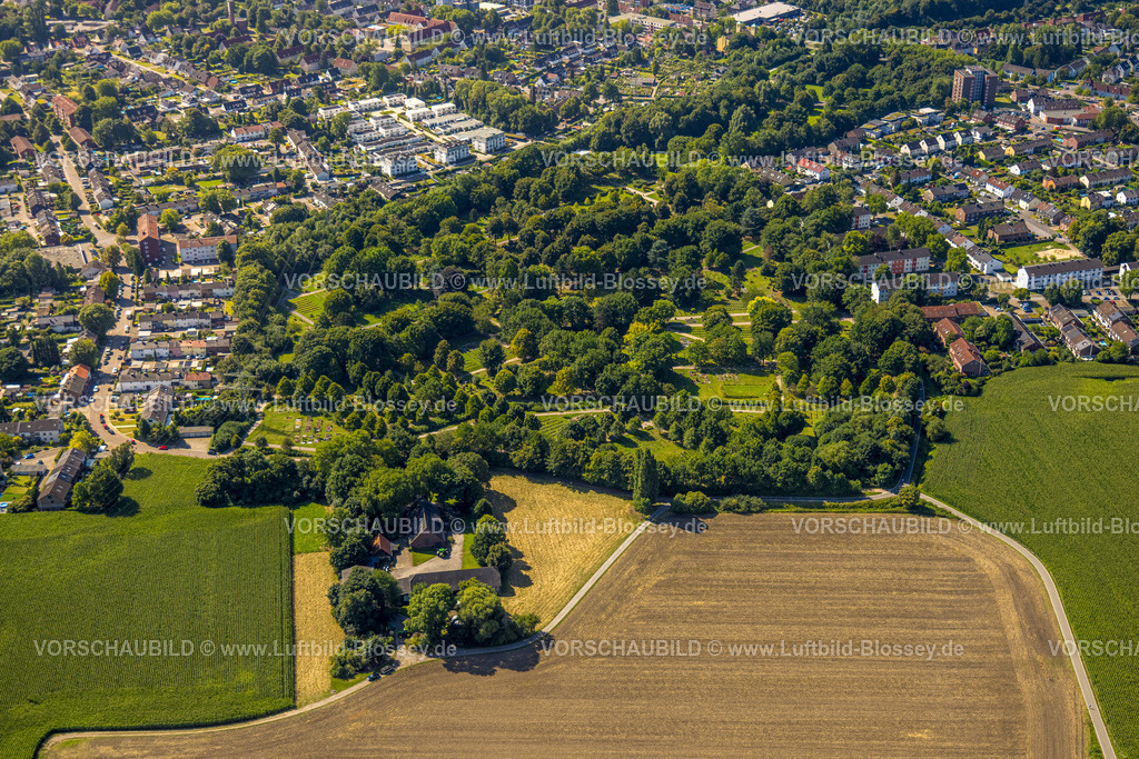 Gladbeck250800170 | Luftbild, Friedhof Brauck und Islamischer Friedhof, hinten das Neubaugebiet Alter Sportplatz, Brauck, Gladbeck, Ruhrgebiet, Nordrhein-Westfalen, Deutschland