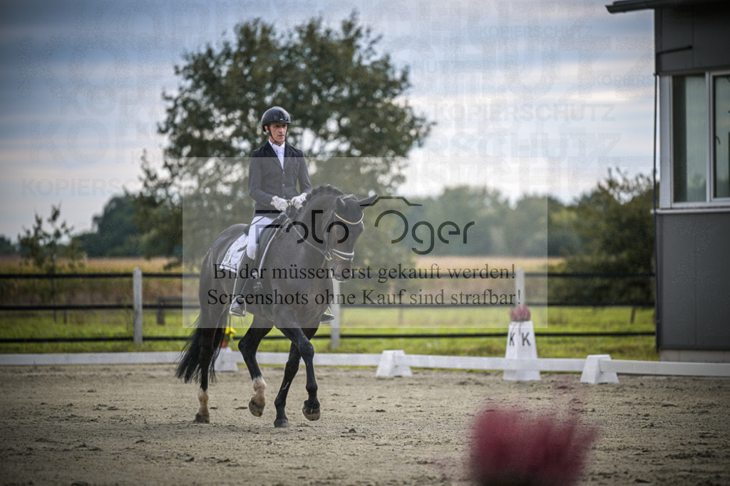 DOS_0629 | Entdecke hochwertige Reitturnierfotos von Foto Oger. Professionell, emotional und authentisch – jetzt Lieblingsmomente im Shop bestellen.Deutschlandweite Turnierfotografie. - Realisiert mit Pictrs.com