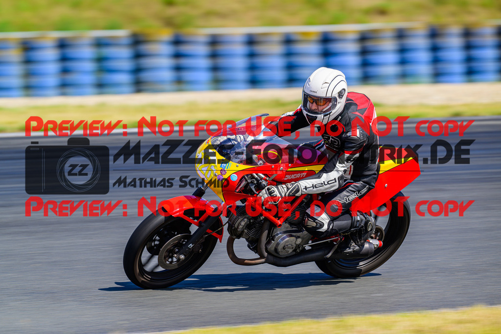 MaZZes_FotoMatrix_240724_6007705_2-144 | GELB