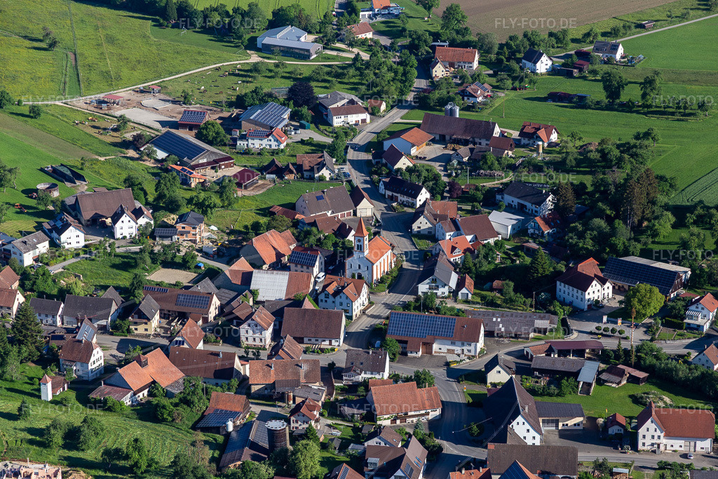 Luftbild: Heudorf im Ortsteil Heudorf in Meßkirch im Bundesland Baden-Württemberg in Deutschland. – Foto: IMG_132211.jpg vom 27.05.2022 durch Werner Riehm/FLY-FOTO.de – Auflösung des Originals: 5472 x 3648 px – Stadt Meßkirch