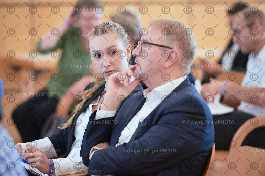 241_202509_EmployerBranding_NZ6_0030 | proPHOTO - Realisiert mit Pictrs.com