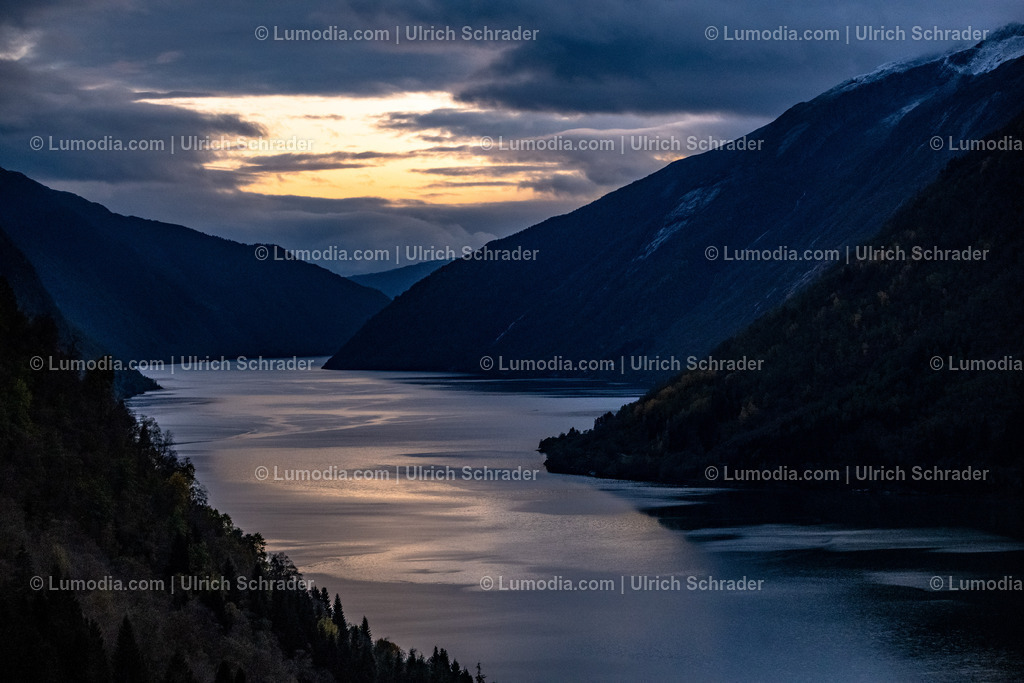 10047-10045 - In der Region Sognefjord - Norwegen | Stockfoto und Bilderpool mit Bildmaterial aus Deutschland, dem Harz, Halberstadt, Quedlinburg, Wernigerode und weltweit. Qualitativ hochwertige und professionelle Fotos anschauen und kaufen. - Realisiert mit Pictrs.com