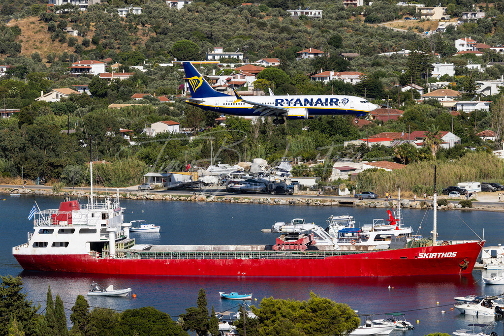 20250727-822A2829 | Buy high-quality aviation and travel photography prints by professional photographer Timo Breidenstein. Authentic images, professionally printed, worldwide shipping. - Realisiert mit Pictrs.com