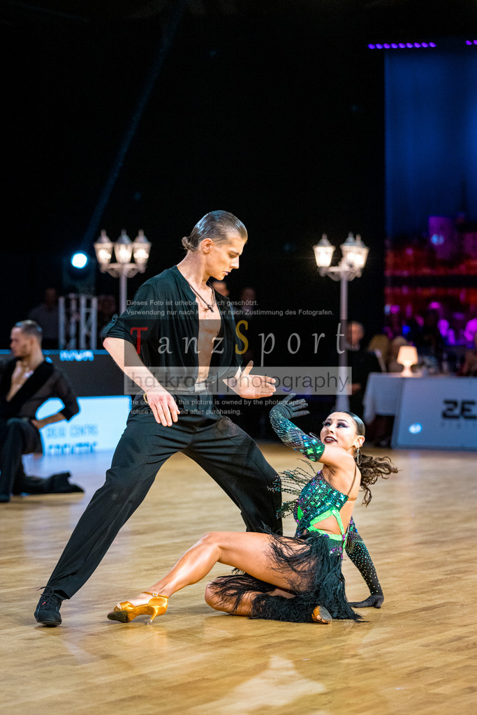 20251213_Baltic-GP_2060-2 | Tanzsportbilder, Standardtanz, Lateintanz, WDSF, DTV, LTVB, dancecomp, goc, hessen tanzt, blaues band der spree, walzer, tango, wiener walzer, slowfox, quickstepp, samba, rumba, cha-cha-cha, paso doble. jive, hd-kroft photography, turniertanzsport