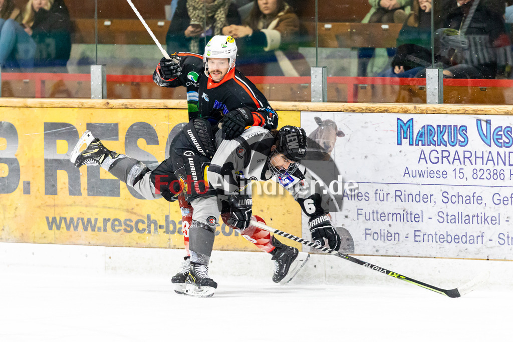 Bayernliga Eishockey, TSV Peißenberg Miners gegen den ESV Buchloe Pirates am 13.11.22 in Peißenberg | Bayernliga Eishockey, TSV Peißenberg Miners gegen den ESV Buchloe Pirates am 13.11.22 in Peißenberg