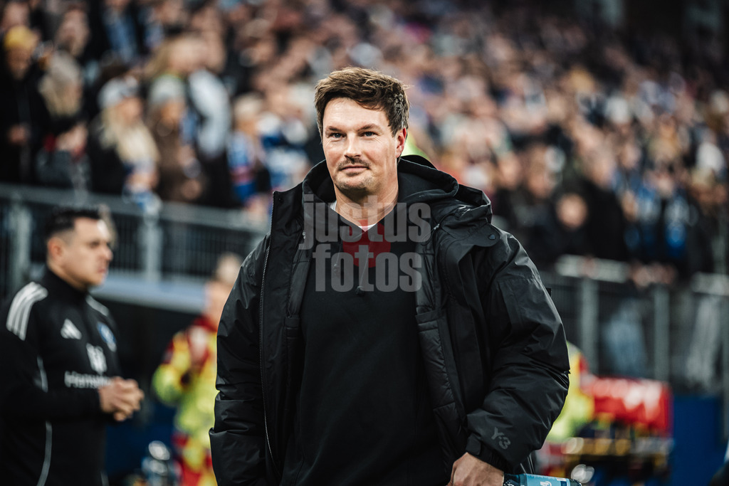 Fußball | Männer | Saison 2025/2026 | 1. Fußball-Bundesliga | 15. Spieltag | Hamburger SV vs. Eintracht Frankfurt | 20.12.2025 | Trainer Merlin Polzin (HSV)