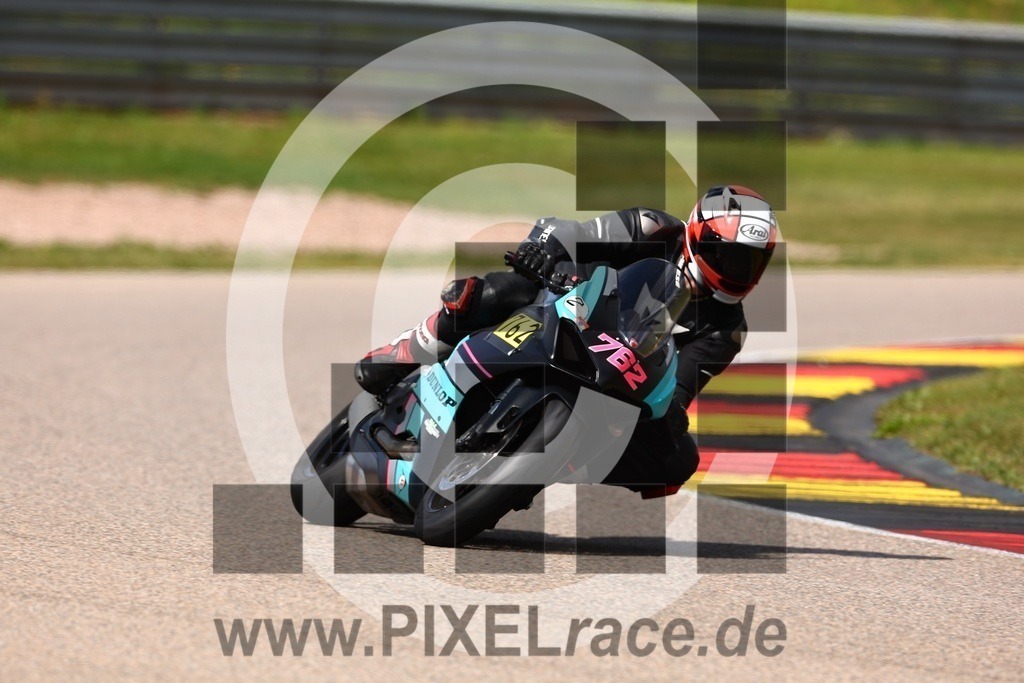 0762-20240819_01764 | Schöne Erinnerungen an spannende Momente - das festzuhalten ist unser Job. PIXELrace.de ist seit 2003 auf den Rennstrecken Europas unterwegs um die Action draußen beim Fahren und die wunderbare Stimmung imm Fahrerlager für euch einzufangen.