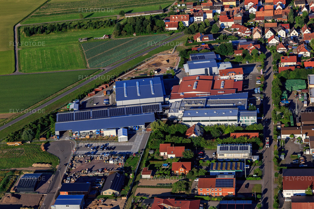 Luftbild: Gewerbergebiet Im Gereut mit WWS Metallformen GmbH, HGGS LaserCUT GmbH & Co. KG in Hatzenbühl im Bundesland Rheinland-Pfalz in Deutschland. Foto: IMG_115104.jpg vom 13.06.2019 durch Werner Riehm/FLY-FOTO.deWWW.WWS-METALLFORMEN.DE