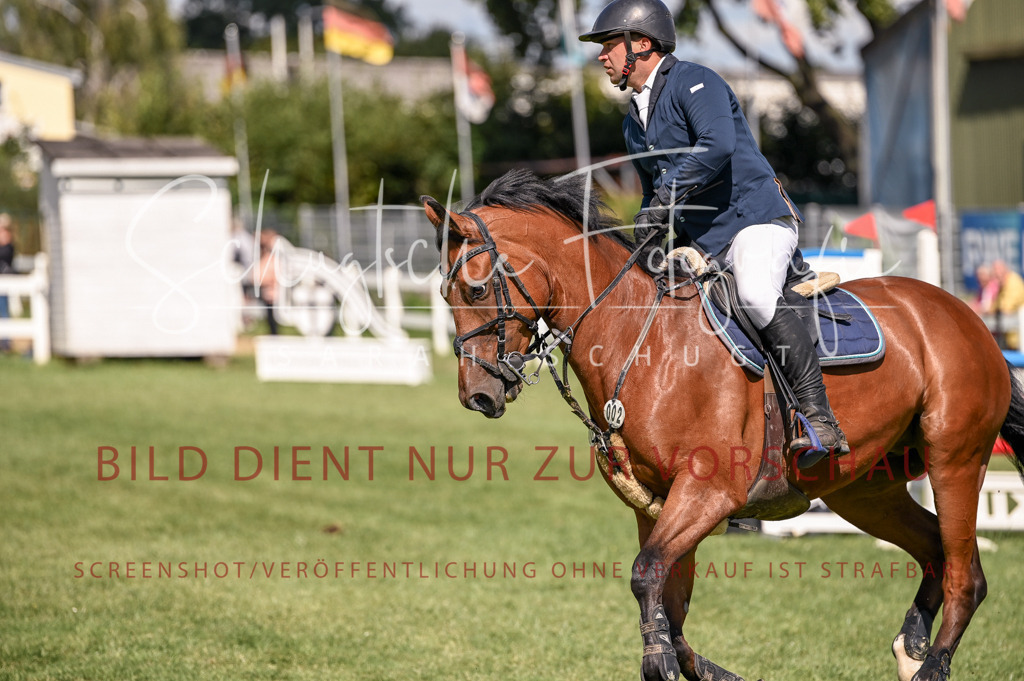 Schugtsche-Düren.2024-09.Springprf.L-17 | Schugtsche Fotografie - Realisiert mit Pictrs.com