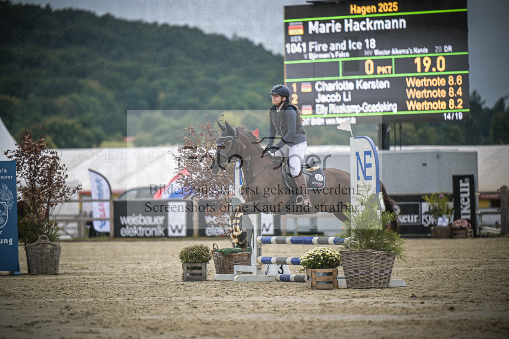 DOS_0889 | Entdecke hochwertige Reitturnierfotos von Foto Oger. Professionell, emotional und authentisch – jetzt Lieblingsmomente im Shop bestellen.Deutschlandweite Turnierfotografie. - Realisiert mit Pictrs.com