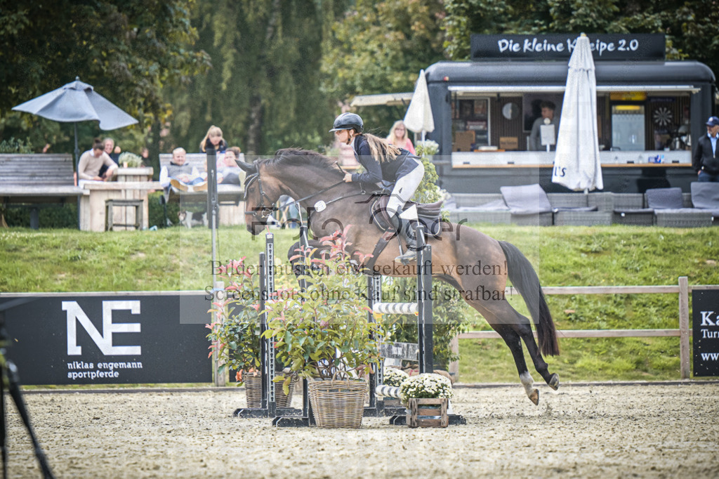DOS_2988 | Entdecke hochwertige Reitturnierfotos von Foto Oger. Professionell, emotional und authentisch – jetzt Lieblingsmomente im Shop bestellen.Deutschlandweite Turnierfotografie. - Realisiert mit Pictrs.com