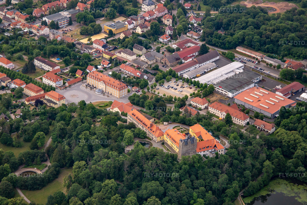 Luftbild: Schloss und Schlosspark Ballenstedt e.V. in Ballenstedt im Bundesland Sachsen-Anhalt in Deutschland. Foto: IMG_136379.jpg vom 16.06.2023 durch Werner Riehm/FLY-FOTO.deBallenstedt