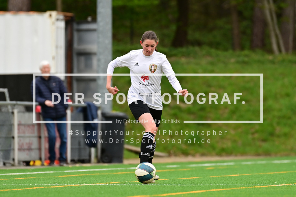 Fußball I Frauen I Saison 2025-2026 I Bezirksliga I 21. Spieltag I Harburger TB - Rahlstedter SC I 165006 | Der Sportfotograf. - Realisiert mit Pictrs.com